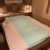 HOTEL The AMERICAN(アメリカン)(江戸川区/ラブホテル)の写真『502号室　部屋の中でくつろげるのは手前のテーブルのみ』by ネコシ