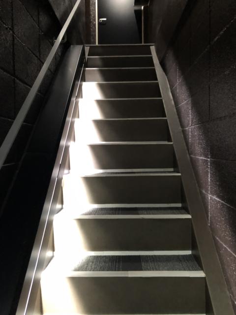 HOTEL アスタプロント(浜松市/ラブホテル)の写真『206号室階段』by 一刀流