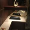 ホテルモアナ(新宿区/ラブホテル)の写真『306号室 ベッド横のスペースに電マが入ったBOXが』by ACB48