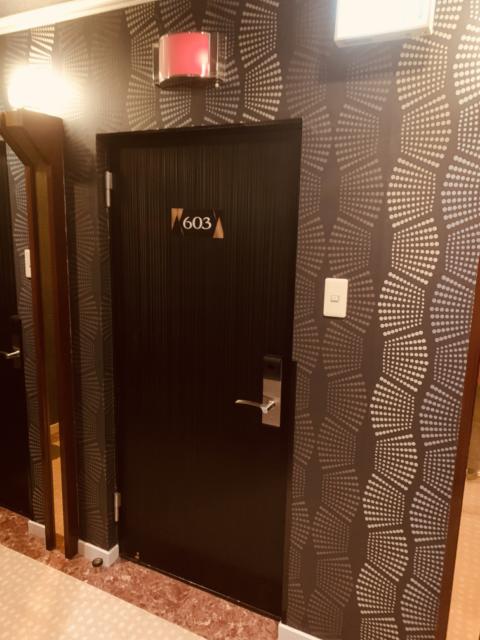 HOTEL GRAN HILL(豊島区/ラブホテル)の写真『603号室 出入口のドア』by miffy.GTI