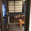 HOTEL Bless（ブレス)(新宿区/ラブホテル)の写真『306号室（ソファー）玄関側から撮影』by マーシ