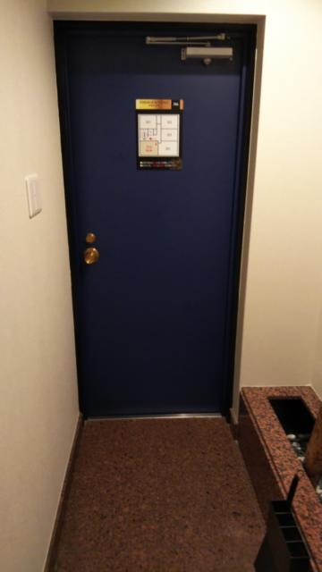 HOTEL Bless（ブレス)(新宿区/ラブホテル)の写真『306号室（玄関）』by マーシ