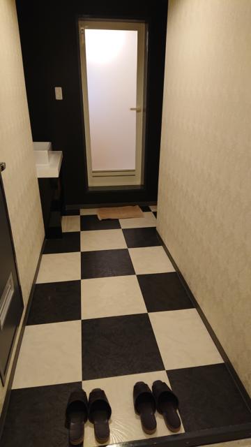 HOTEL RIO（リオ）(新宿区/ラブホテル)の写真『206号室 玄関から部屋を望む(部屋は突き当たりを右です)』by 舐めたろう