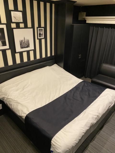 THE HOTEL Z(川口市/ラブホテル)の写真『601号室ベッド』by こねほ