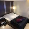 ホテルモアナ(新宿区/ラブホテル)の写真『301号室　客室　ベッド』by の〜の