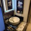 ホテルモアナ(新宿区/ラブホテル)の写真『301号室　洗面台とアニメティ類』by の〜の