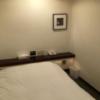 ヒルズホテル五反田(品川区/ラブホテル)の写真『207号室、ベッドサイド』by かとう茨城47