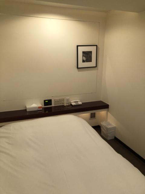 ヒルズホテル五反田(品川区/ラブホテル)の写真『207号室、ベッドサイド』by かとう茨城47