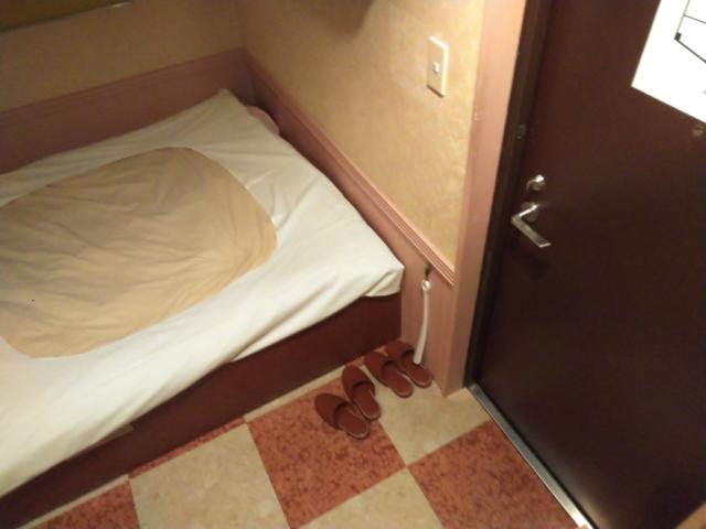 ホテル ナポリ(豊島区/ラブホテル)の写真『205号室　玄関前』by もぐたんっ
