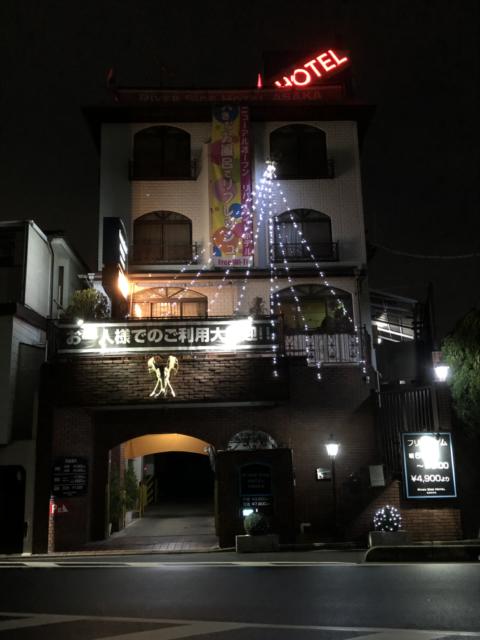 River Side Hotel ASAKA(リバーサイドホテルあさか)(朝霞市/ラブホテル)の写真『夜の外観』by サトナカ