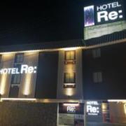 Hotel Re:（リー）(志木市/ラブホテル)の写真『夜の外観』by 冷やっこ