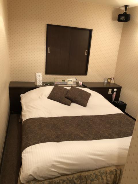 ホテル アップル(八王子市/ラブホテル)の写真『306号室 ベッド』by スラリン
