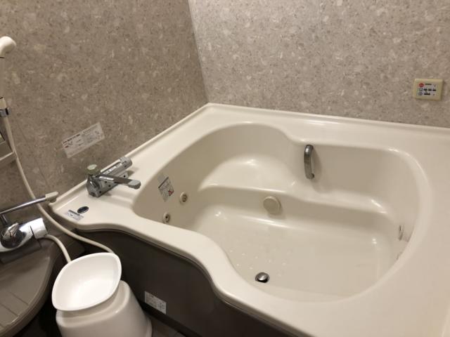 ホテル アップル(八王子市/ラブホテル)の写真『306号室 浴室 けっこう広いです』by スラリン