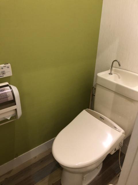 フルフル(立川市/ラブホテル)の写真『210号室のトイレ』by スラリン