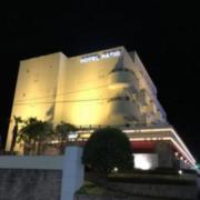 HOTEL PATIO（パティオ）山梨店(笛吹市/ラブホテル)の写真『夜の外観』by まさおJリーグカレーよ