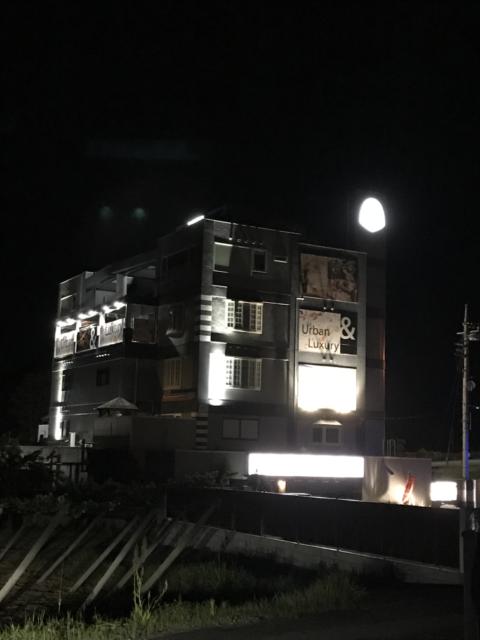 AtoZ 一宮インター店(笛吹市/ラブホテル)の写真『夜の外観』by まさおJリーグカレーよ