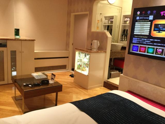 HOTEL Perrier(ペリエ)(新宿区/ラブホテル)の写真『210号室 お部屋奥から見た室内①』by ACB48