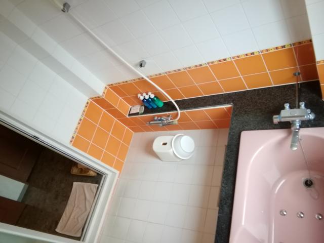 GOLF横浜(横浜市都筑区/ラブホテル)の写真『307号室利用(20,5)お風呂の洗い場です。』by キジ