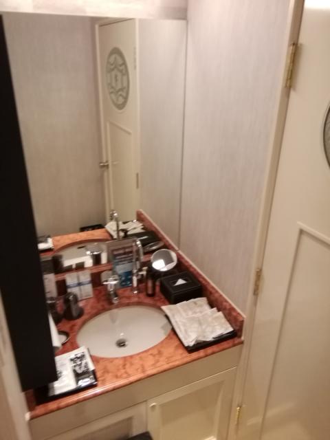 HOTEL C. KOHOKU(横浜市都筑区/ラブホテル)の写真『108号室利用(20,4)洗面所はコンパクト。』by キジ