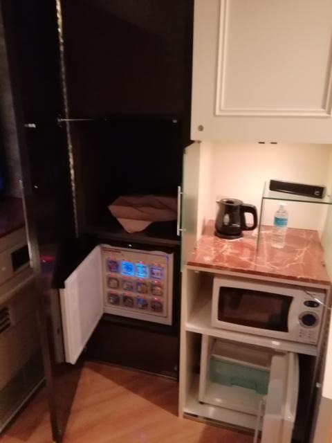 HOTEL C. KOHOKU(横浜市都筑区/ラブホテル)の写真『108号室利用(20,4)サランラップと有料冷蔵庫もあります。』by キジ
