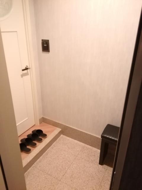 HOTEL C. KOHOKU(横浜市都筑区/ラブホテル)の写真『108号室利用(20,4)玄関です。』by キジ
