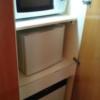 ルテシア(渋谷区/ラブホテル)の写真『301号室のクローゼット。中にはレンジと持ち込み用の冷蔵庫。飲み物の冷蔵庫。飲み物はちょっと高い。』by angler