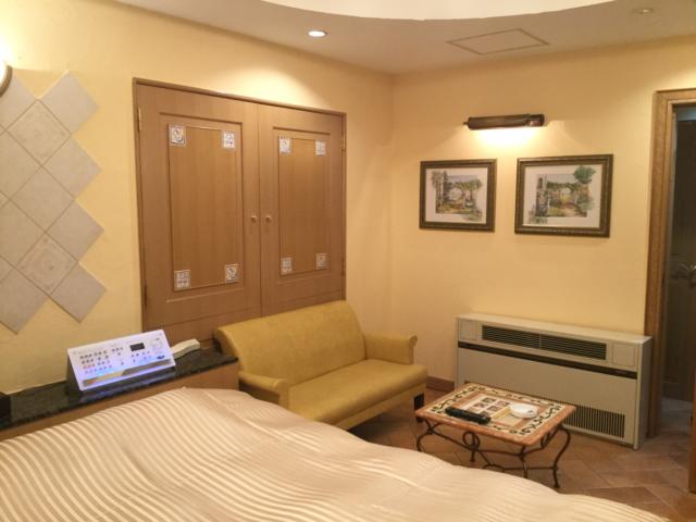 ホテル パル新宿店(新宿区/ラブホテル)の写真『406号室 洗面台側から見た室内』by ACB48