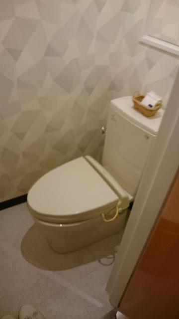 HOTEL LELiSA(レリーザ)(渋谷区/ラブホテル)の写真『301号のトイレ。ウォシュレット。』by angler