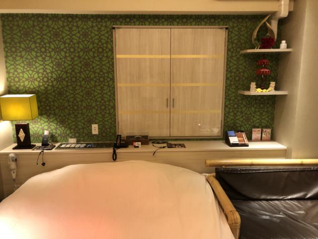 HOTEL GRASSINO URBAN RESORT(立川市/ラブホテル)の写真『319号室のベッド』by スラリン