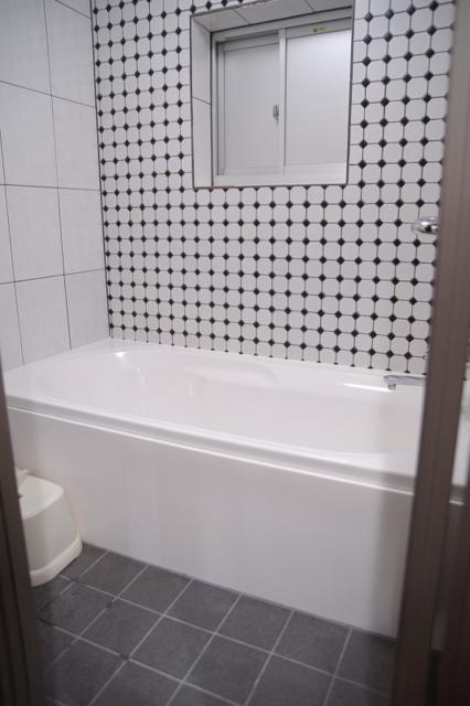 新日本ホテル(足立区/ラブホテル)の写真『101号室　浴室』by マーケンワン