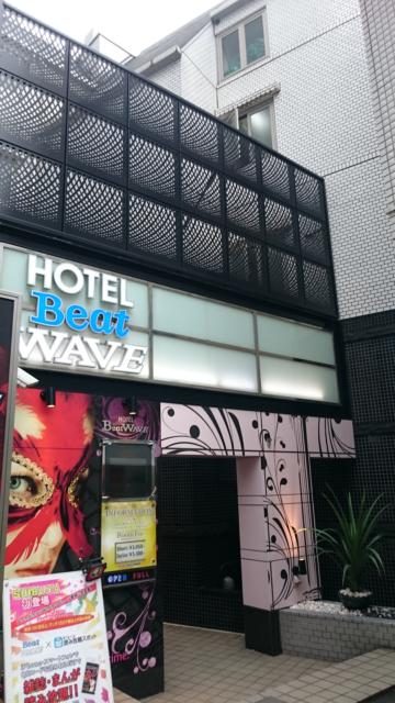 HOTEL Beat WAVE（ビートウェーブ）(渋谷区/ラブホテル)の写真『昼の外観 裏口側？』by angler