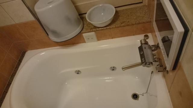 HOTEL LELiSA(レリーザ)(渋谷区/ラブホテル)の写真『305号室のお風呂 バブルバスにテレビ』by angler