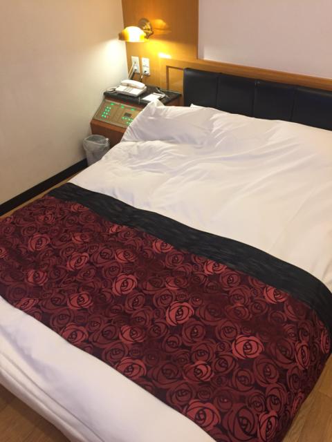 ホテル リンデン 湯島(文京区/ラブホテル)の写真『703号室 ベッド』by hireidenton