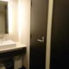 HOTEL UNO(ウノ)(川口市/ラブホテル)の写真『201号室、洗面台。洗面台下にはタオルやアメニティが』by どらねこどらどら