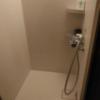 レンタルルーム MK(千代田区/ラブホテル)の写真『1008号 シャワー全景　トビラが壊れています。要注意！』by momomo