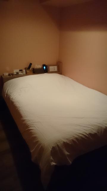 マンゴスチンホテル(町田市/ラブホテル)の写真『503号室のベッド』by angler