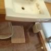 ペリカン(渋谷区/ラブホテル)の写真『309号室の洗面台下 タオルとバスローブ』by angler