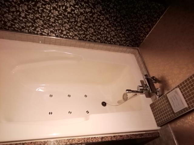 ホテル100% 7/7 平塚キャッスル(平塚市/ラブホテル)の写真『401号室利用(20,6)。浴槽、ジャグジー付き。』by キジ