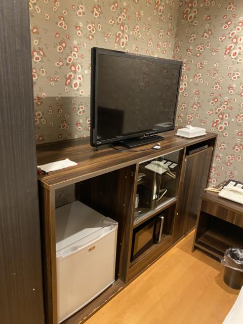 HOTEL GRANDE(川口市/ラブホテル)の写真『304号室（液晶テレビ、冷蔵庫）』by こねほ