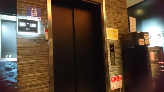 HOTEL UNO(ウノ)(川口市/ラブホテル)の写真『エレベーター (1階)』by どらねこどらどら
