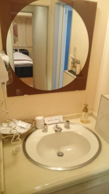 ホテルポニー(相模原市/ラブホテル)の写真『502号室 洗面台』by angler