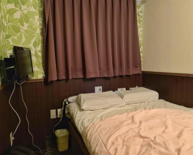 閉店？したホテル(ID:129315)(台東区/ラブホテル)の写真『202号室、ベッド』by 屋敷ミラン