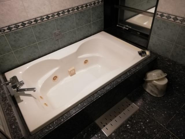 HOTEL TIFFARD（ティファード）(新宿区/ラブホテル)の写真『511号室、浴室』by イシバシ