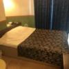 サンマリン(新宿区/ラブホテル)の写真『(401号室)ベッド。全体的には余裕のある作りでした。』by こーめー