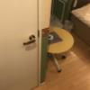 サンマリン(新宿区/ラブホテル)の写真『(401号室)トイレ入り口と丸テーブル。』by こーめー