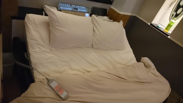 HOTEL LELiSA(レリーザ)(渋谷区/ラブホテル)の写真『205号室のベッドをリクライニンク作動させてみた。』by angler