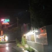 HOTEL JOY ROAD（ジョイロード）(いわき市/ラブホテル)の写真『夜の外観』by まさおJリーグカレーよ
