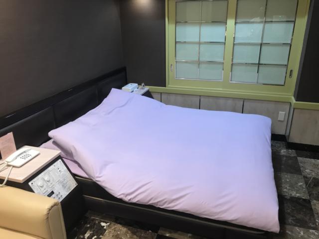 ホテル サラサ(横浜市西区/ラブホテル)の写真『(312号室)ベッド。広めでゆったりできました。』by こーめー