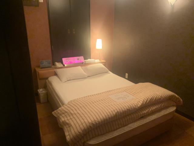 ホテル アテネ(柏市/ラブホテル)の写真『211号室　ベッド』by おおちS