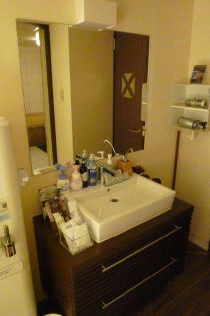 ホテル ATLAS(アトラス)(新宿区/ラブホテル)の写真『405号室（洗面台）』by 格付屋